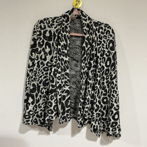 Woman’s Forever 21 Exclusive Small Black White Animal Print Open Swing Jacket